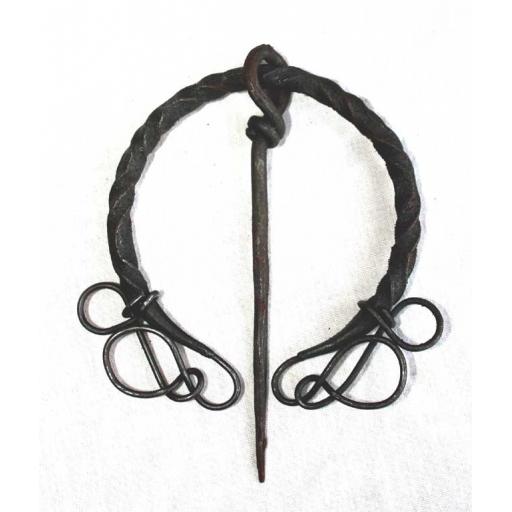 sx_140_brooch_650.jpg