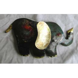 https://starbek-static.myshopblocks.com/images/tmp/mx_125_elephant4.jpg